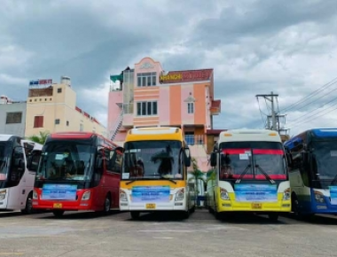 Quy định cần biết về banner treo trên các dòng xe du lịch