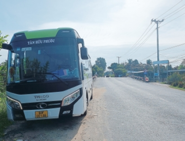 Thuê xe đưa đón công nhân viên tại Long Khánh