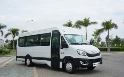Thuê xe Iveco 19 chỗ daily plus