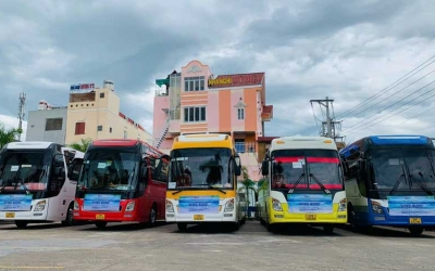 Quy định cần biết về banner treo trên các dòng xe du lịch